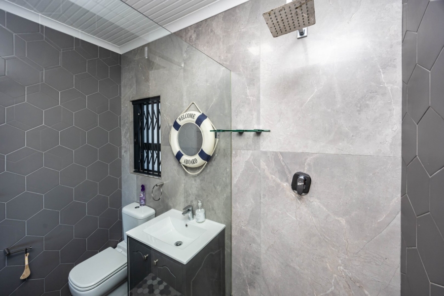 7 Bedroom Property for Sale in Cintsa East Eastern Cape